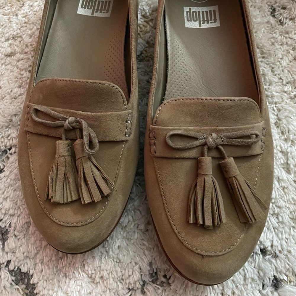 Tan tassel loafer